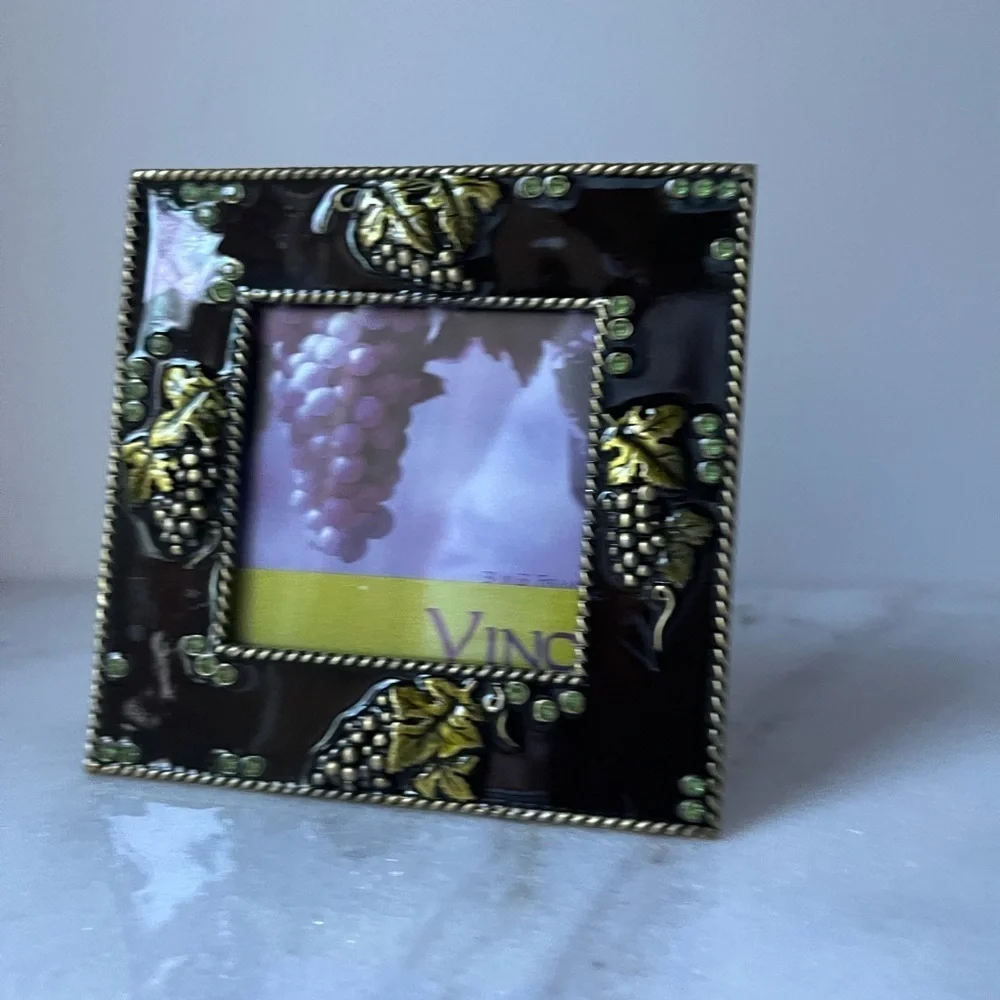 Vintage enamel grape design picture frame for 3”c3” photo